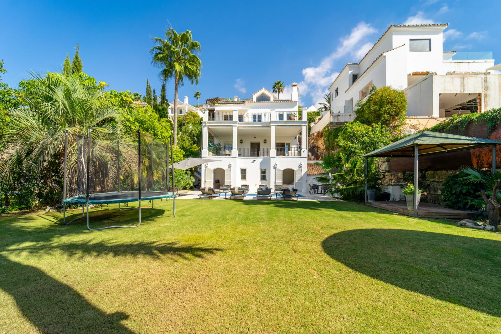 Villa en Venta en Istán