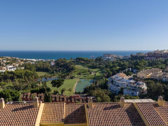 Apartment for Sale in Benalmádena