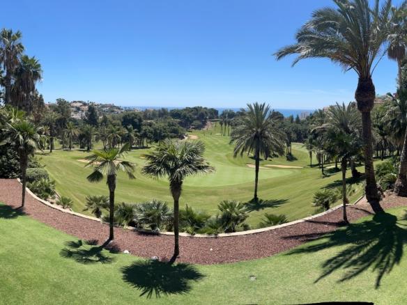 Apartment for Sale in Benalmádena