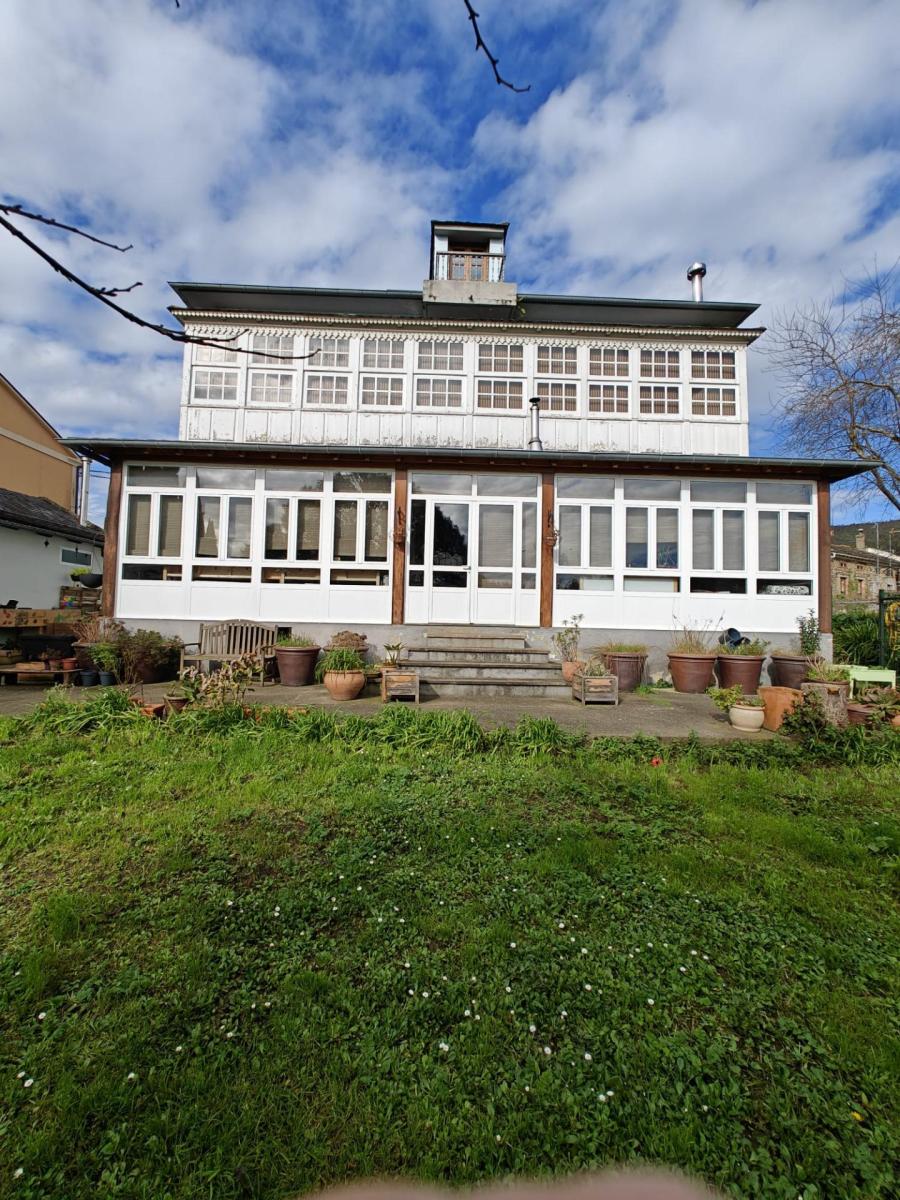 Chalet for Sale in Trabada