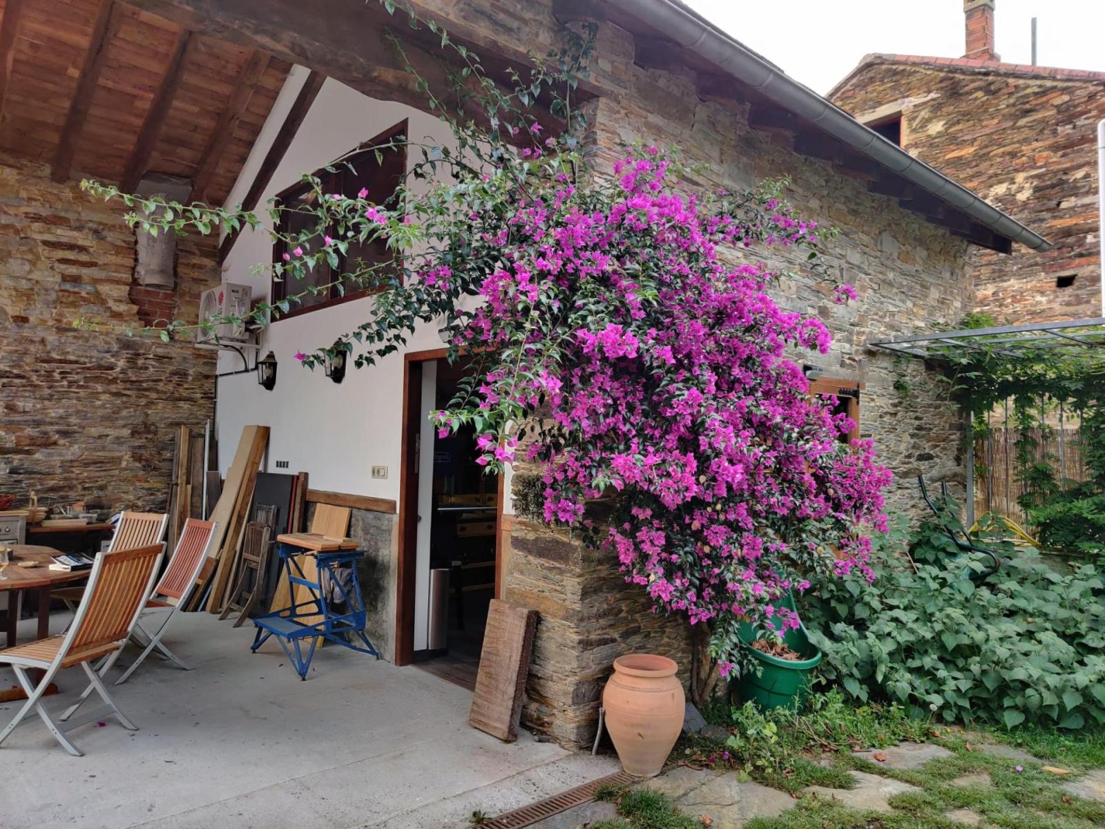 Chalet for Sale in Trabada