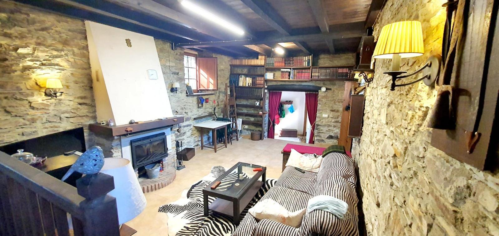 House for Sale in Castropol