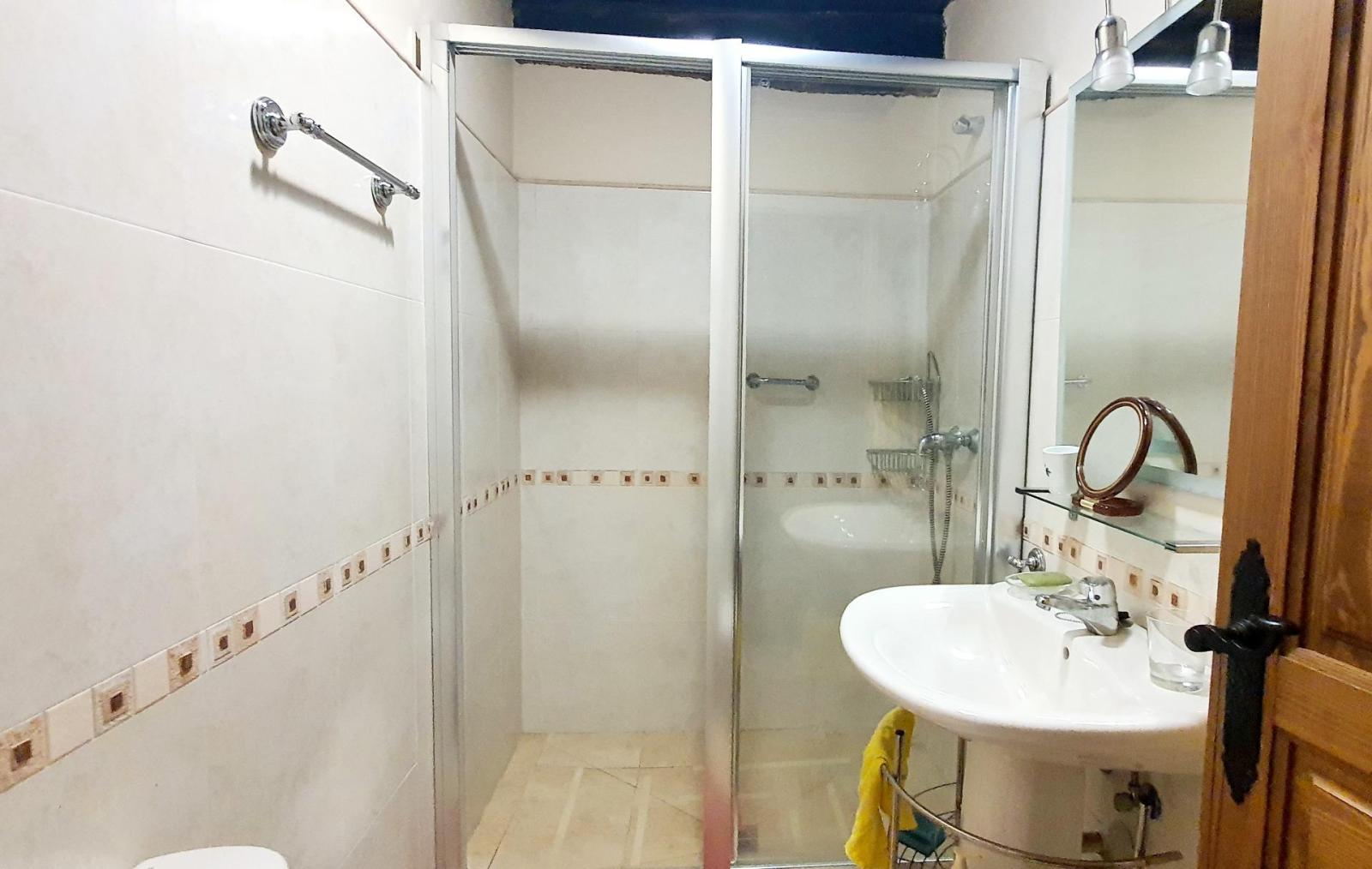 House for Sale in Castropol