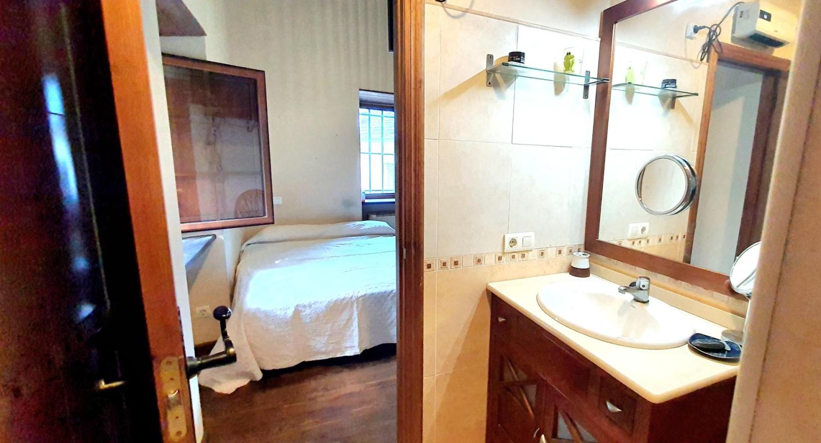 House for Sale in Castropol