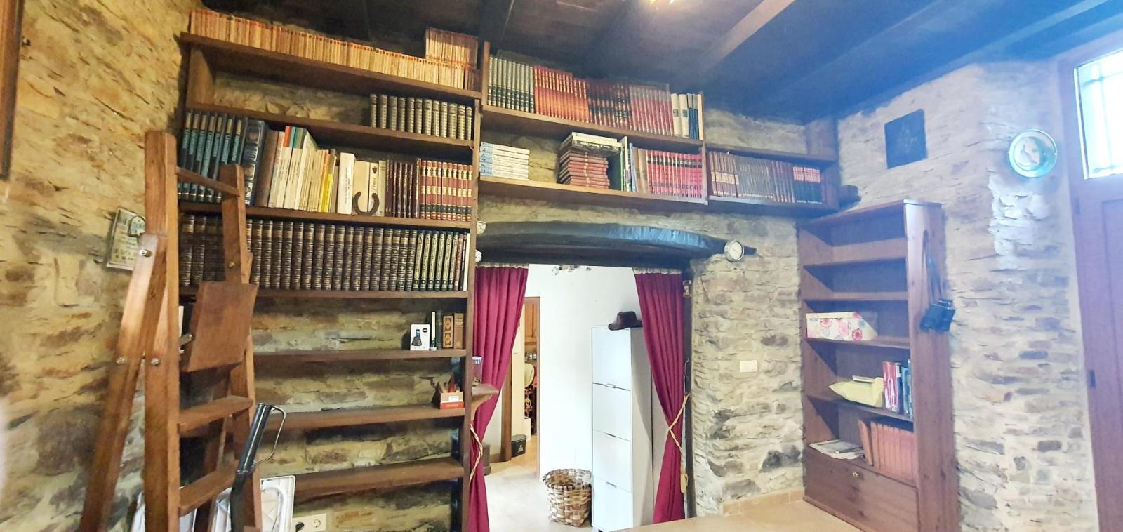 House for Sale in Castropol