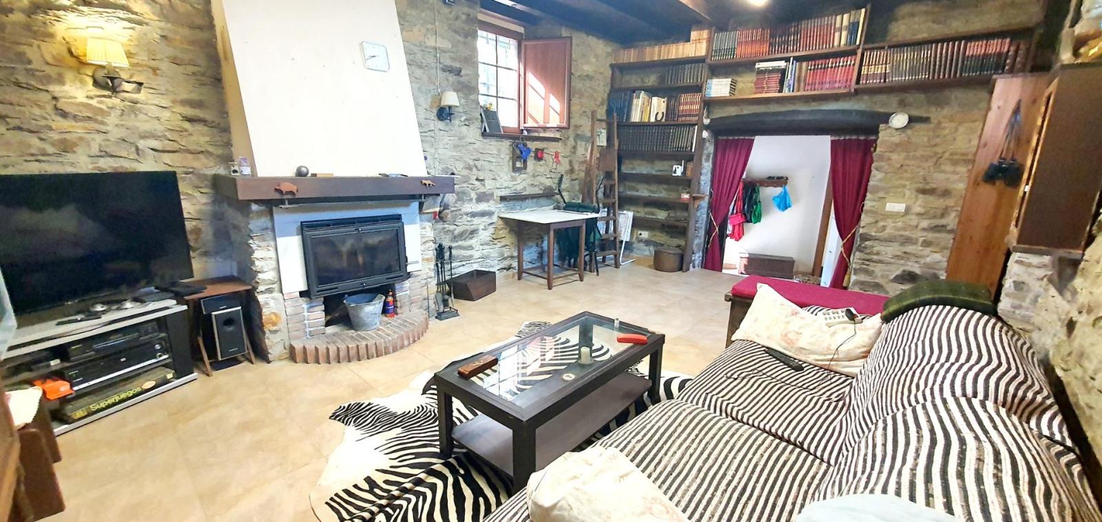 House for Sale in Castropol