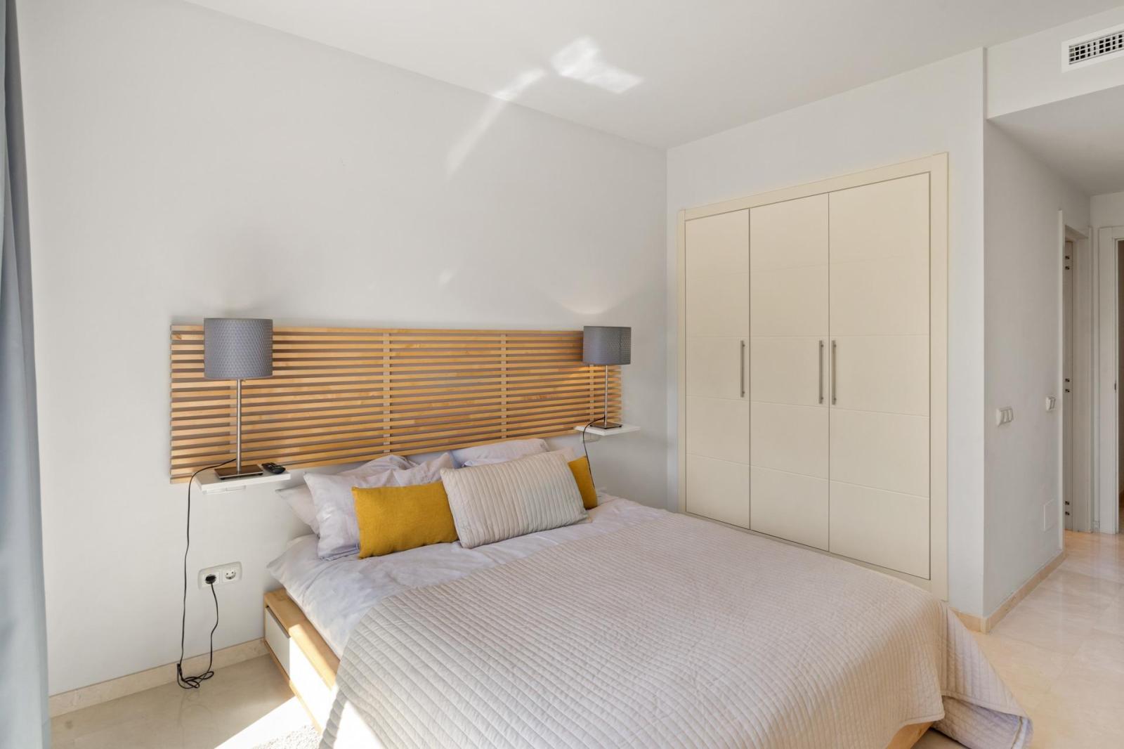 Flat for Sale in Casares