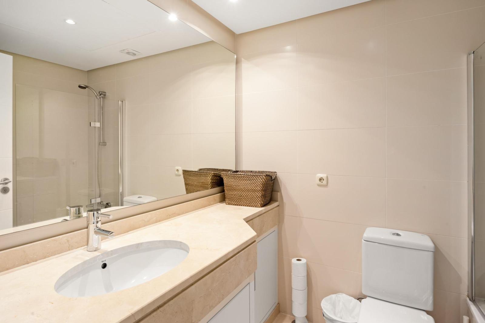 Flat for Sale in Casares
