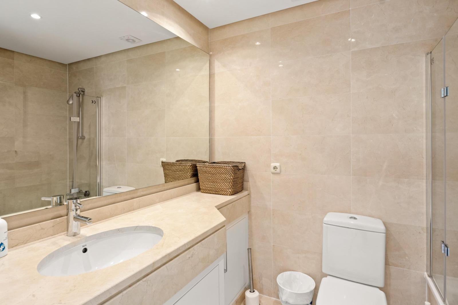 Flat for Sale in Casares