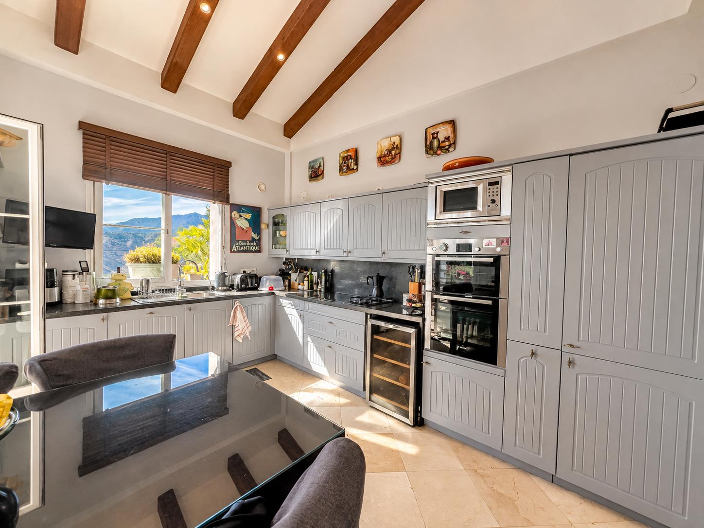 Villa for Sale in Istán