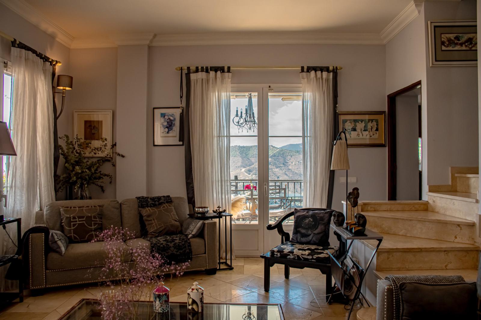 Villa for Sale in Istán