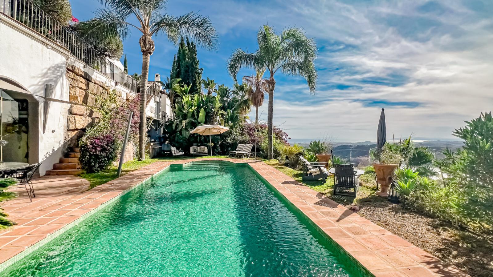 Villa for Sale in Istán