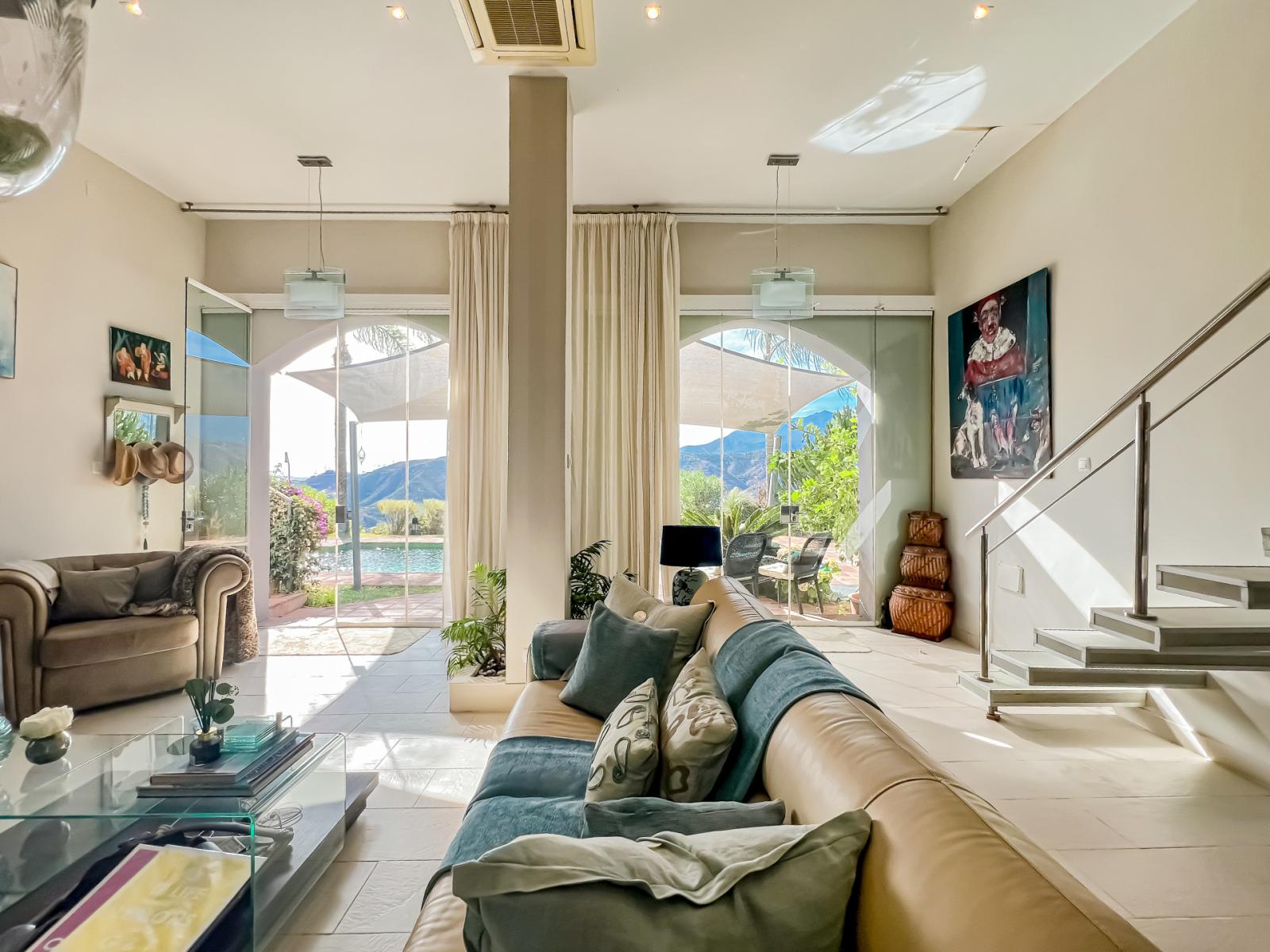 Villa for Sale in Istán
