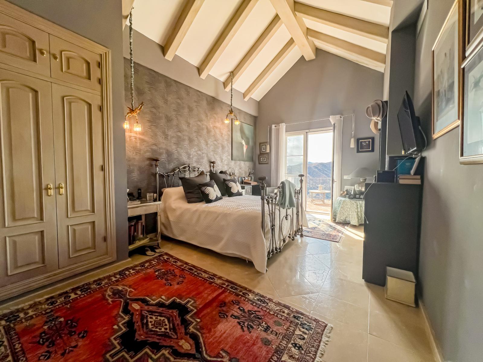 Villa for Sale in Istán