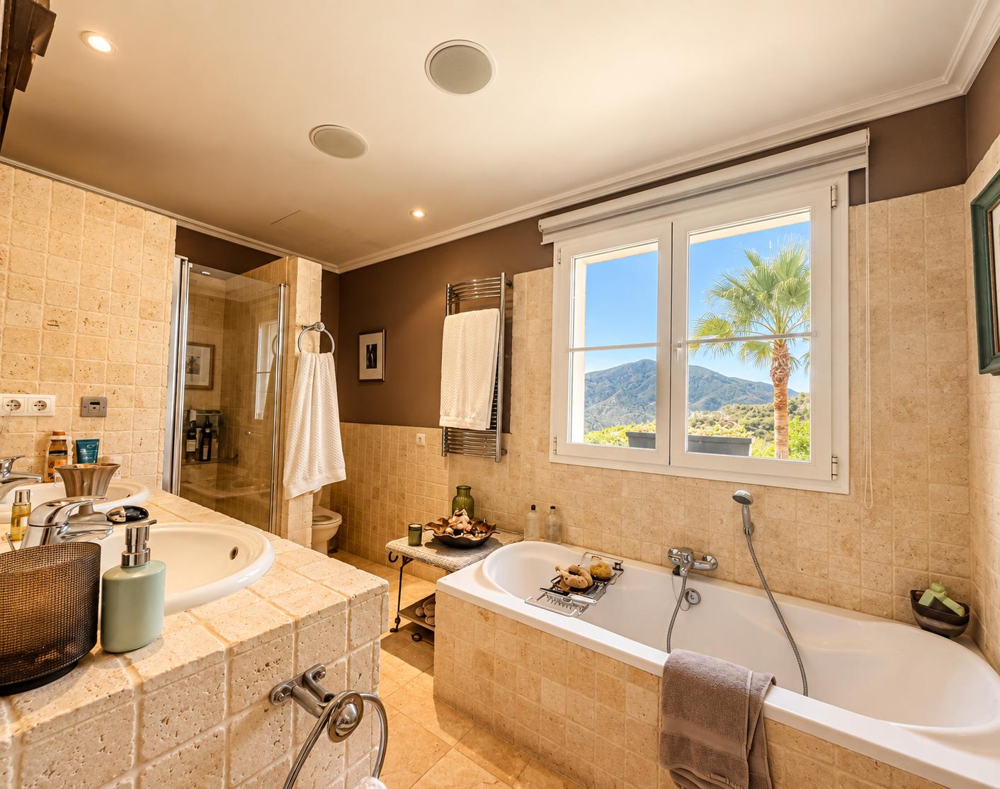 Villa for Sale in Istán