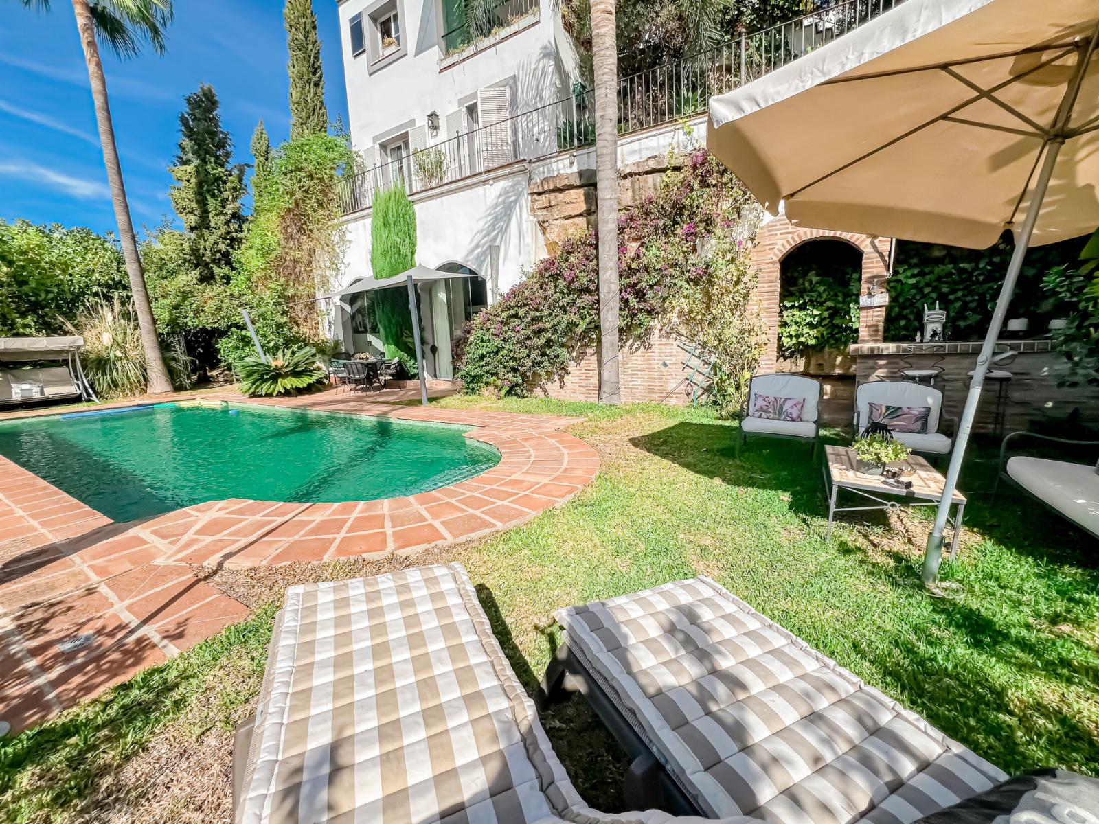 Villa for Sale in Istán