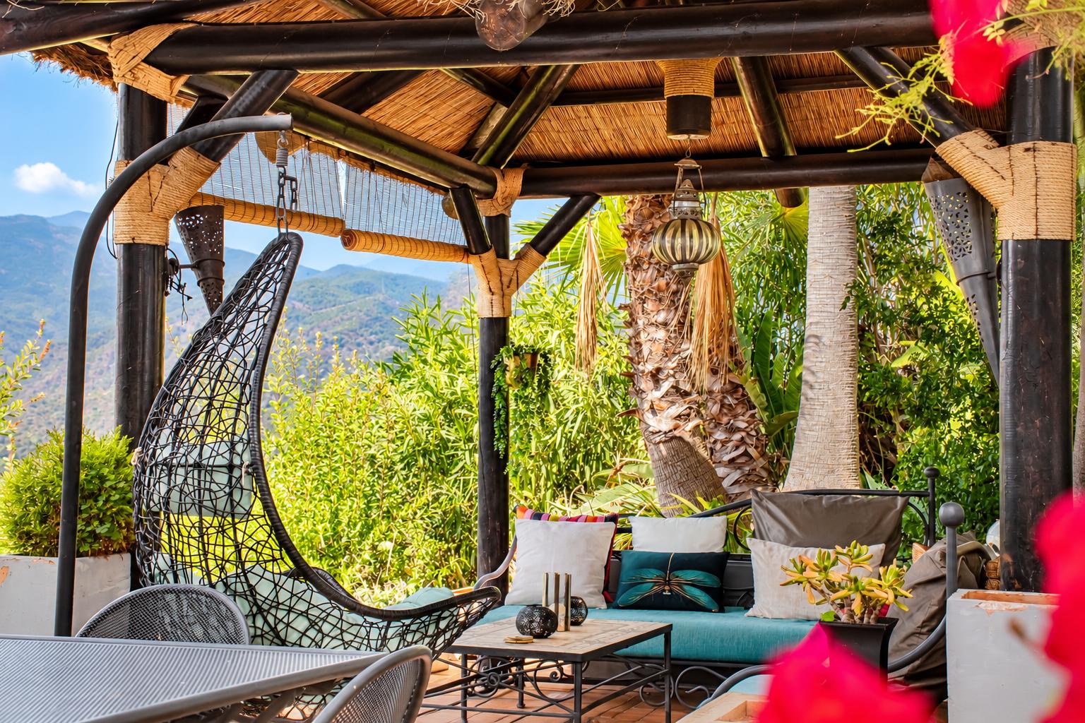 Villa for Sale in Istán