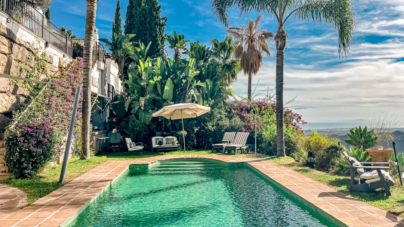 Villa for Sale in Istán