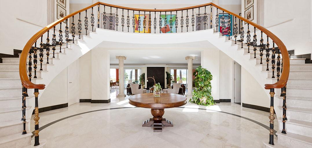 Villa for Sale in Estepona