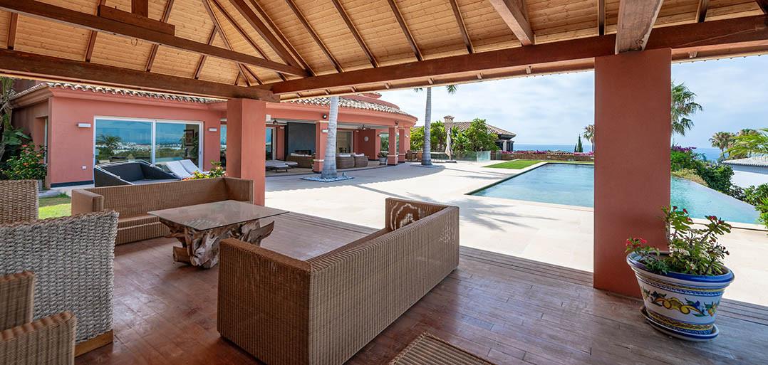 Villa for Sale in Estepona