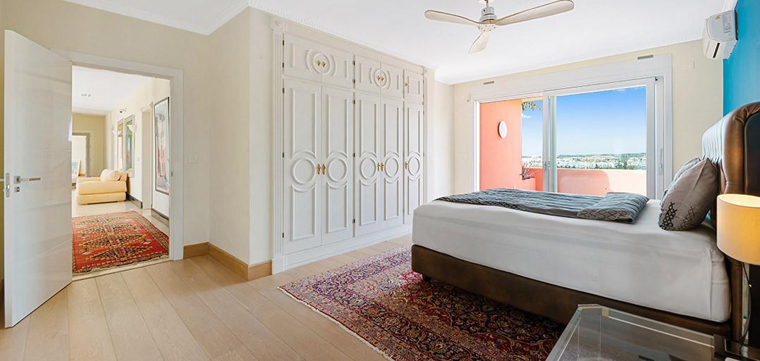 Villa for Sale in Estepona