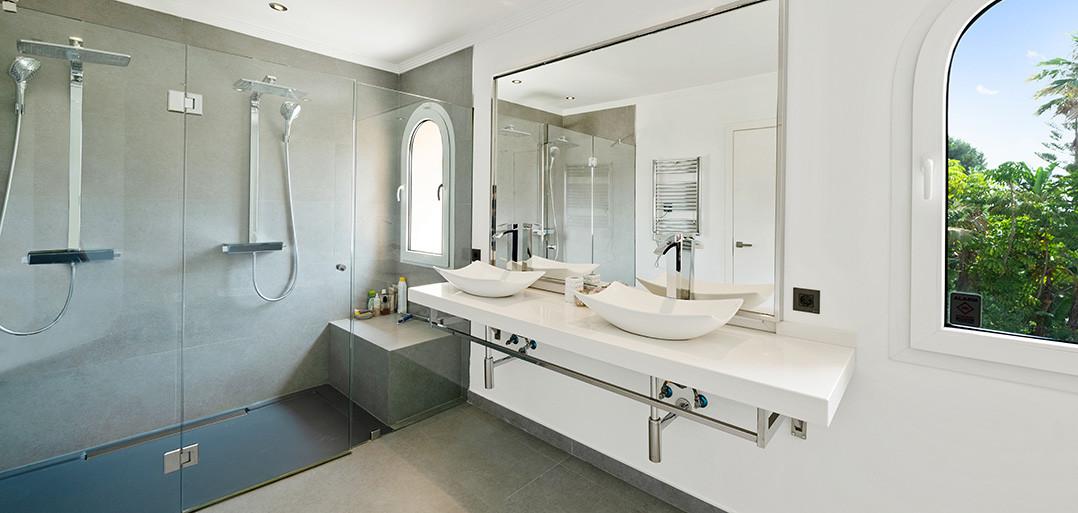 Villa for Sale in Estepona