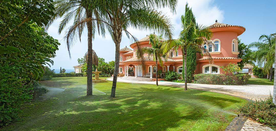 Villa for Sale in Estepona