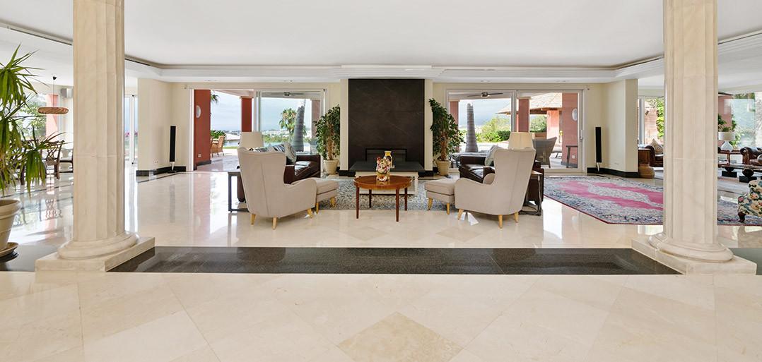 Villa for Sale in Estepona