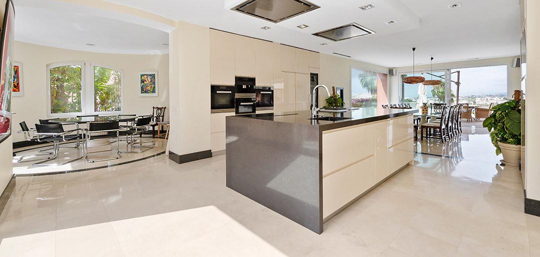 Villa for Sale in Estepona
