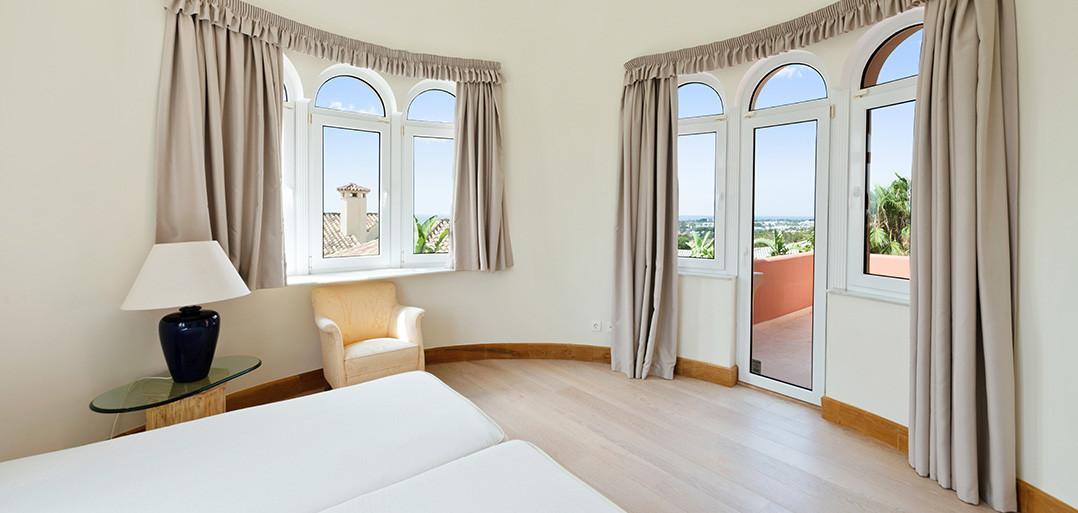 Villa for Sale in Estepona