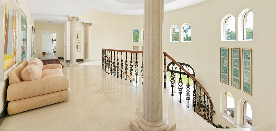Villa for Sale in Estepona