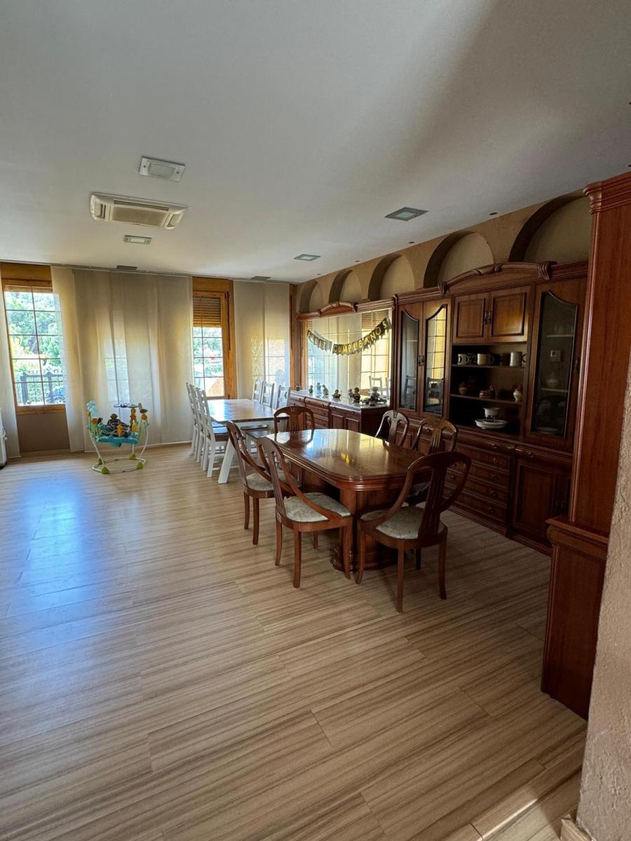 Chalet for Sale in Roquetas de Mar