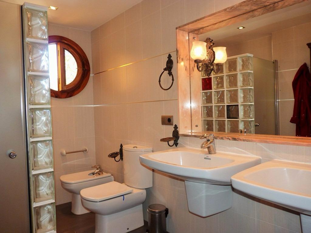 Chalet for Sale in Roquetas de Mar