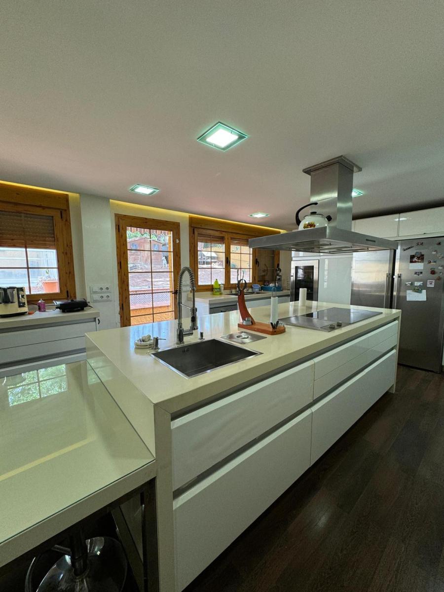 Chalet for Sale in Roquetas de Mar