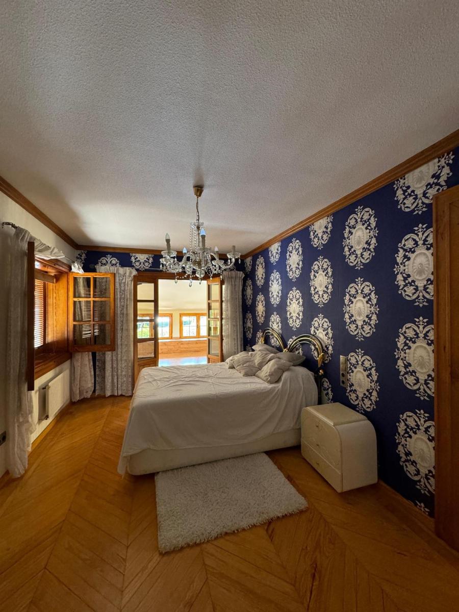 Chalet for Sale in Roquetas de Mar