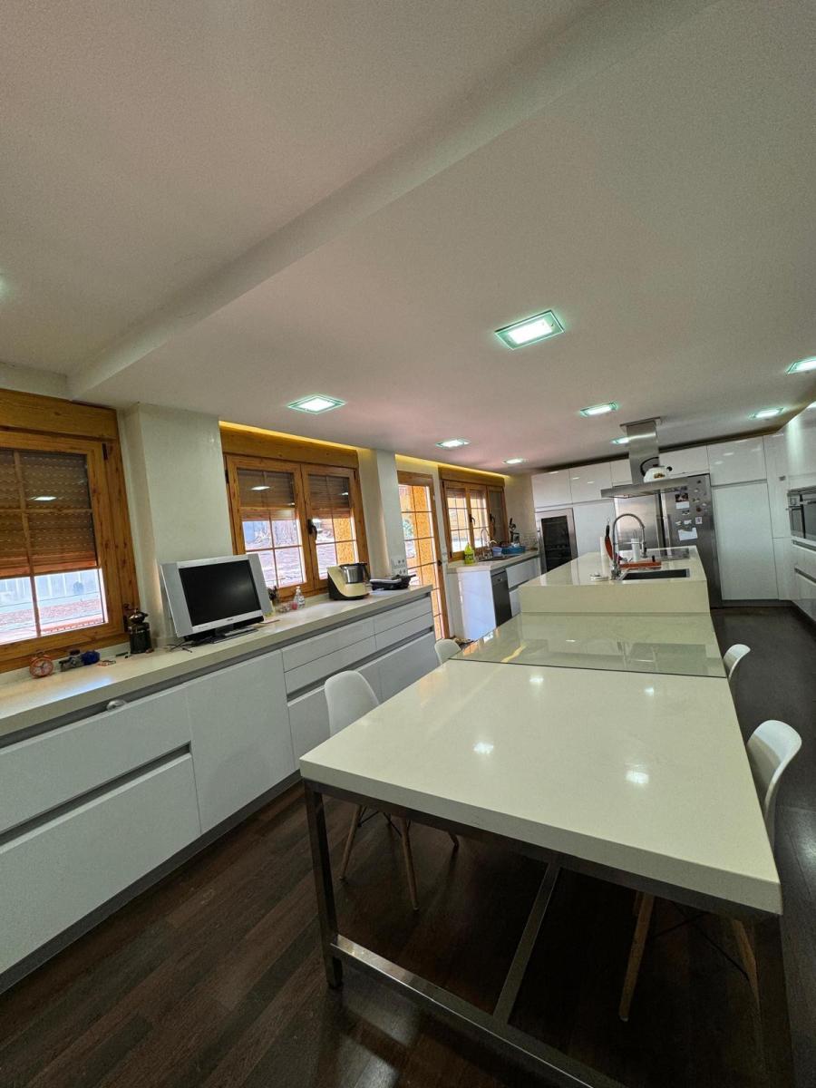 Chalet for Sale in Roquetas de Mar