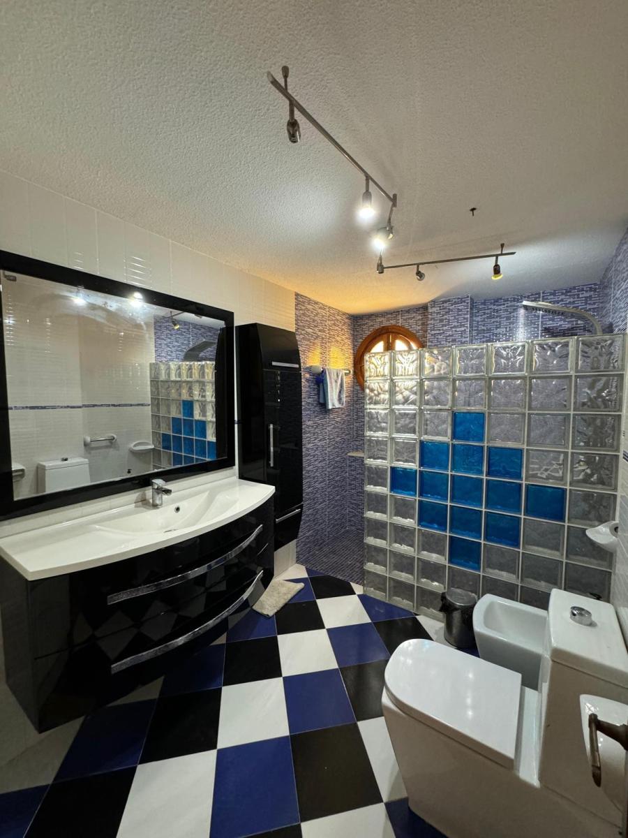 Chalet for Sale in Roquetas de Mar