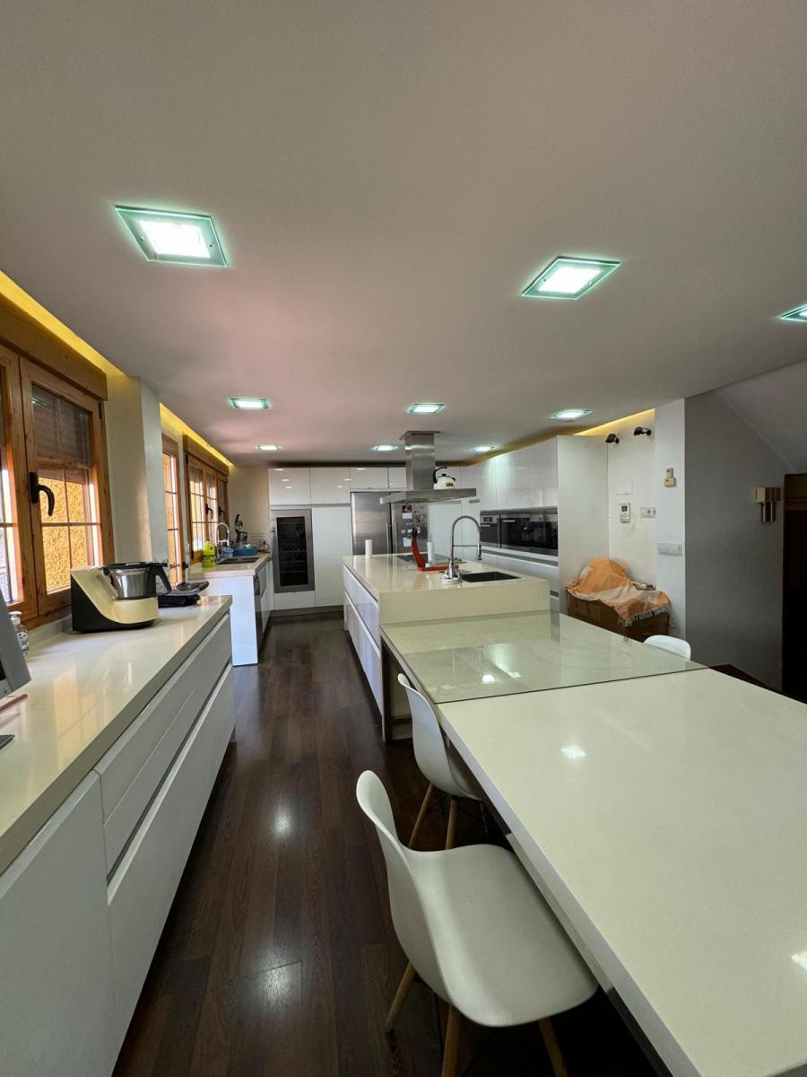 Chalet for Sale in Roquetas de Mar