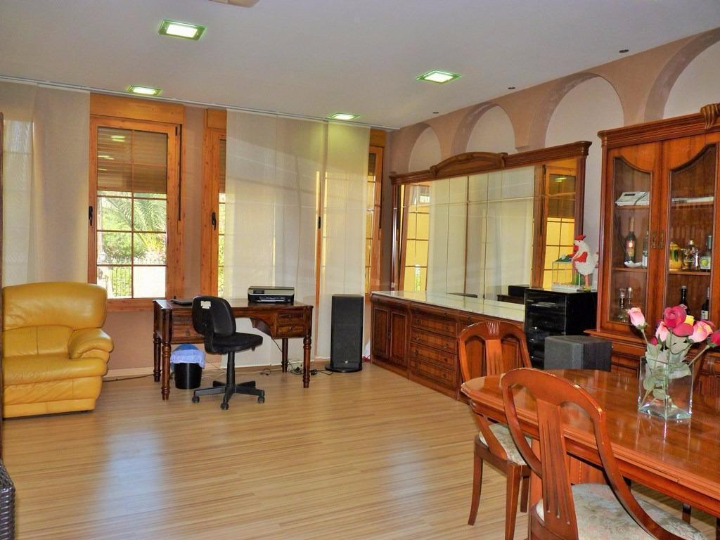 Chalet for Sale in Roquetas de Mar