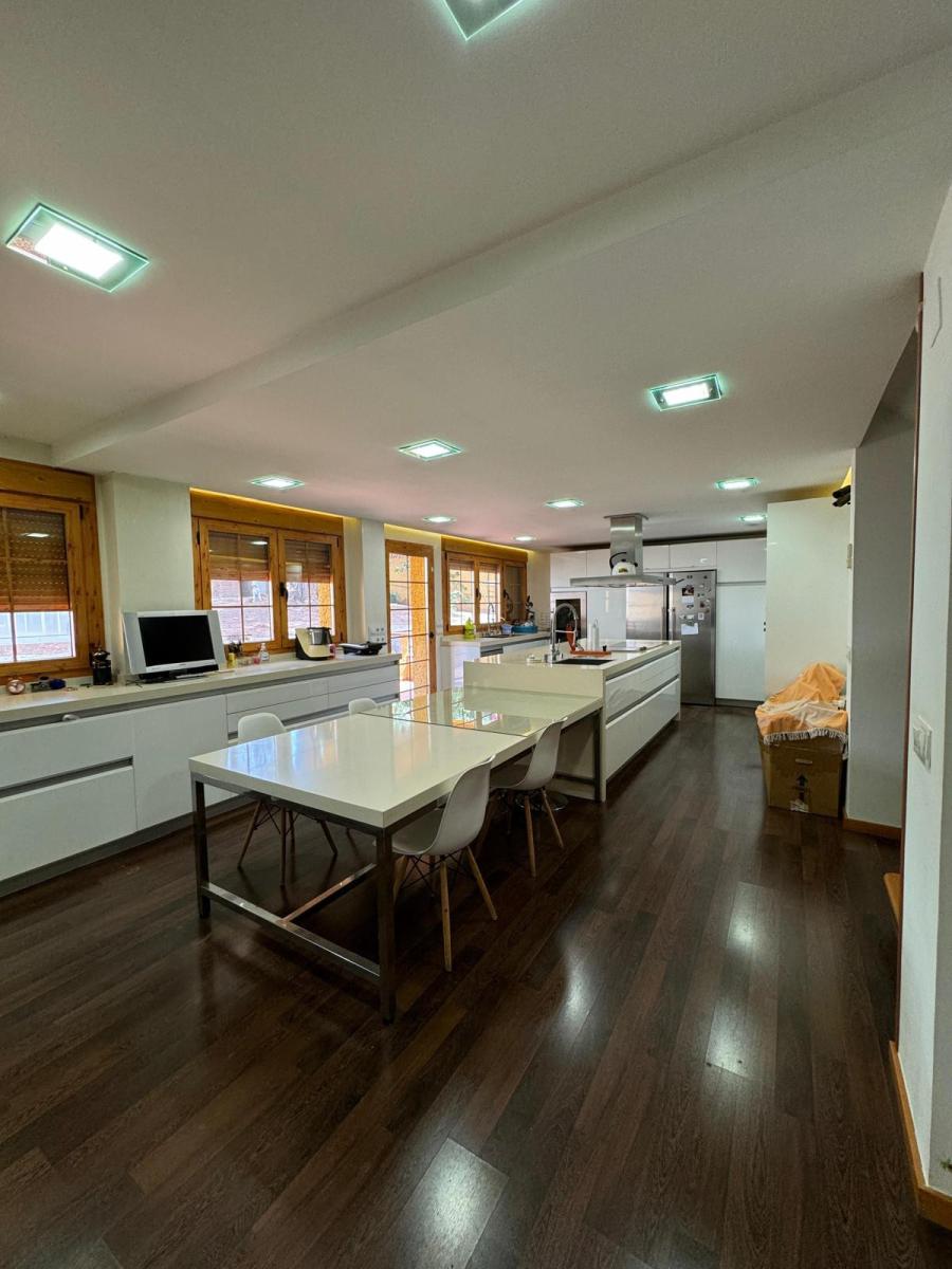 Chalet for Sale in Roquetas de Mar