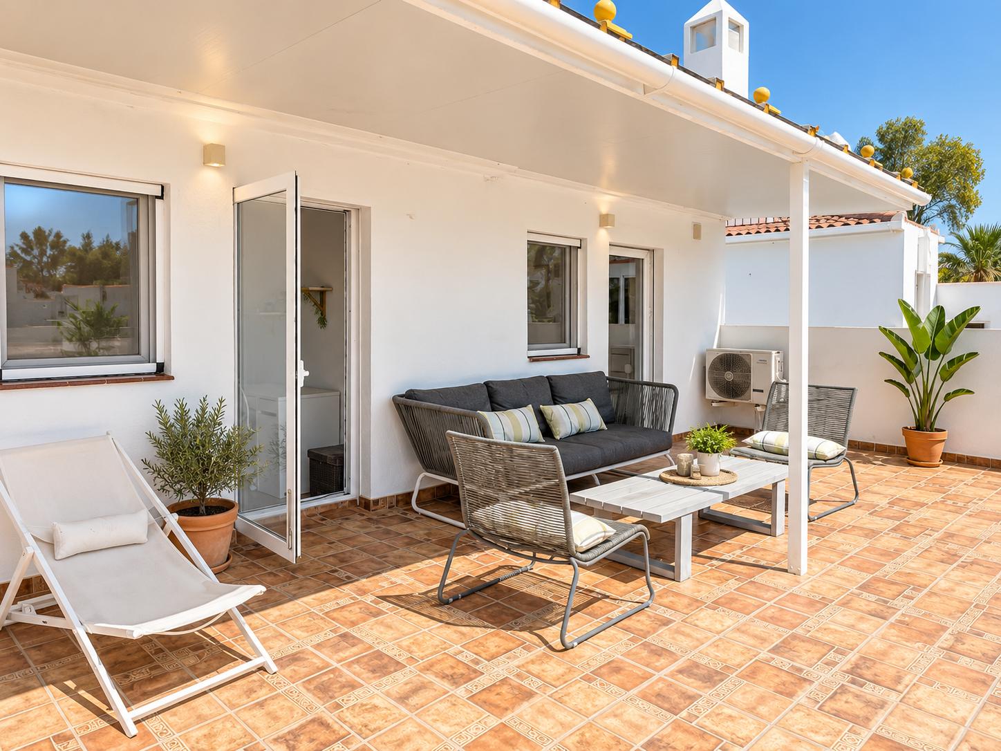 Semi-detached House for Rent in Marbella
