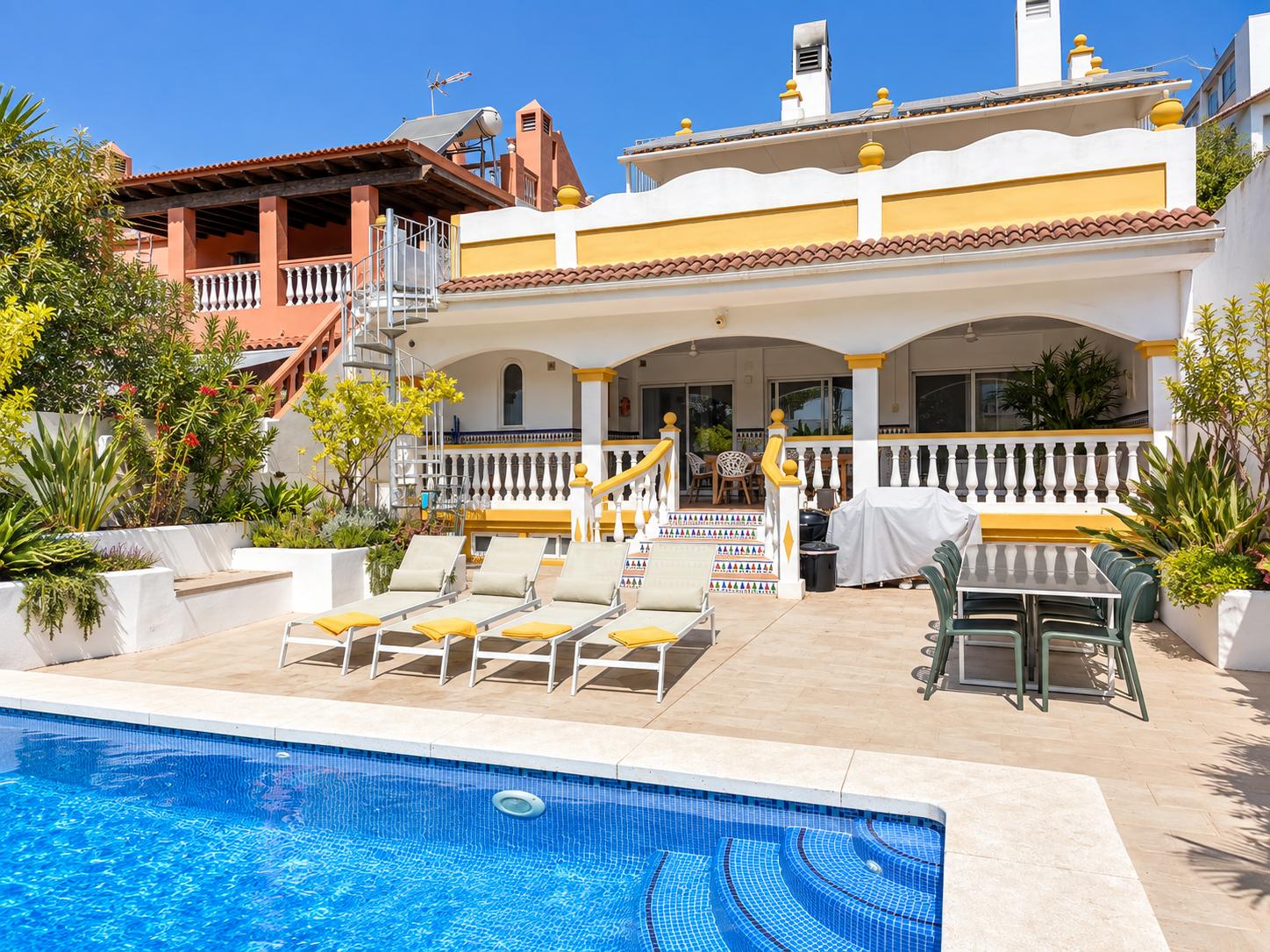 Semi-detached House for Rent in Marbella