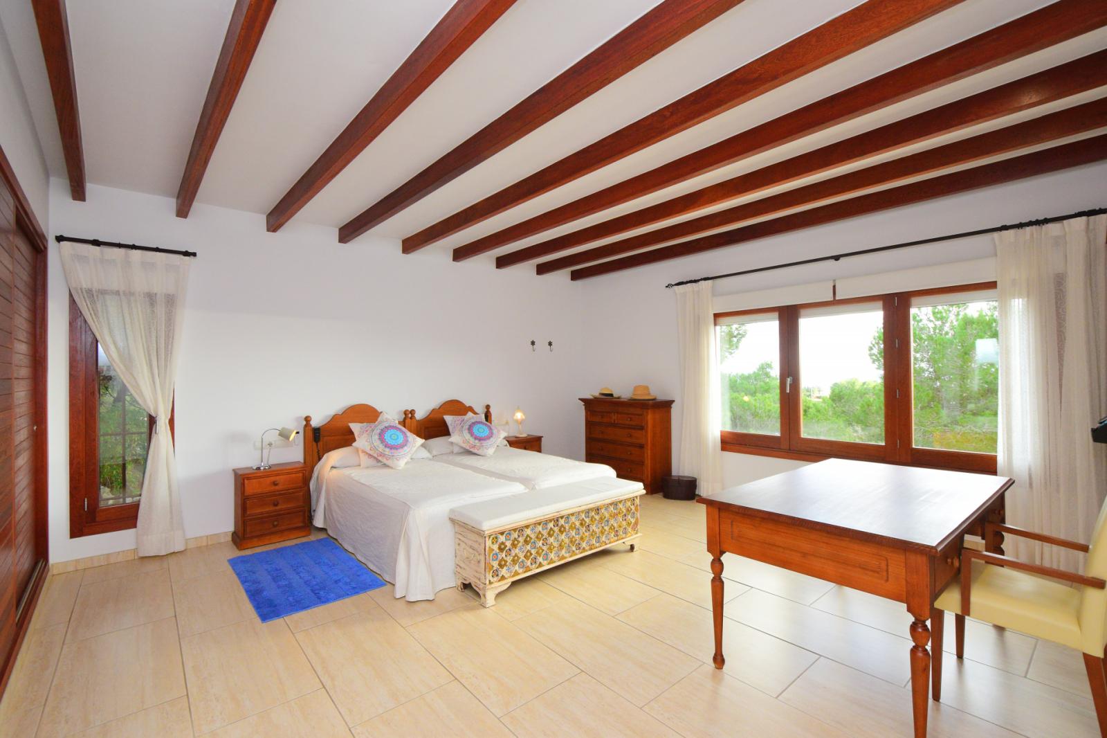 Chalet for Sale in Santa Eulalia del Río