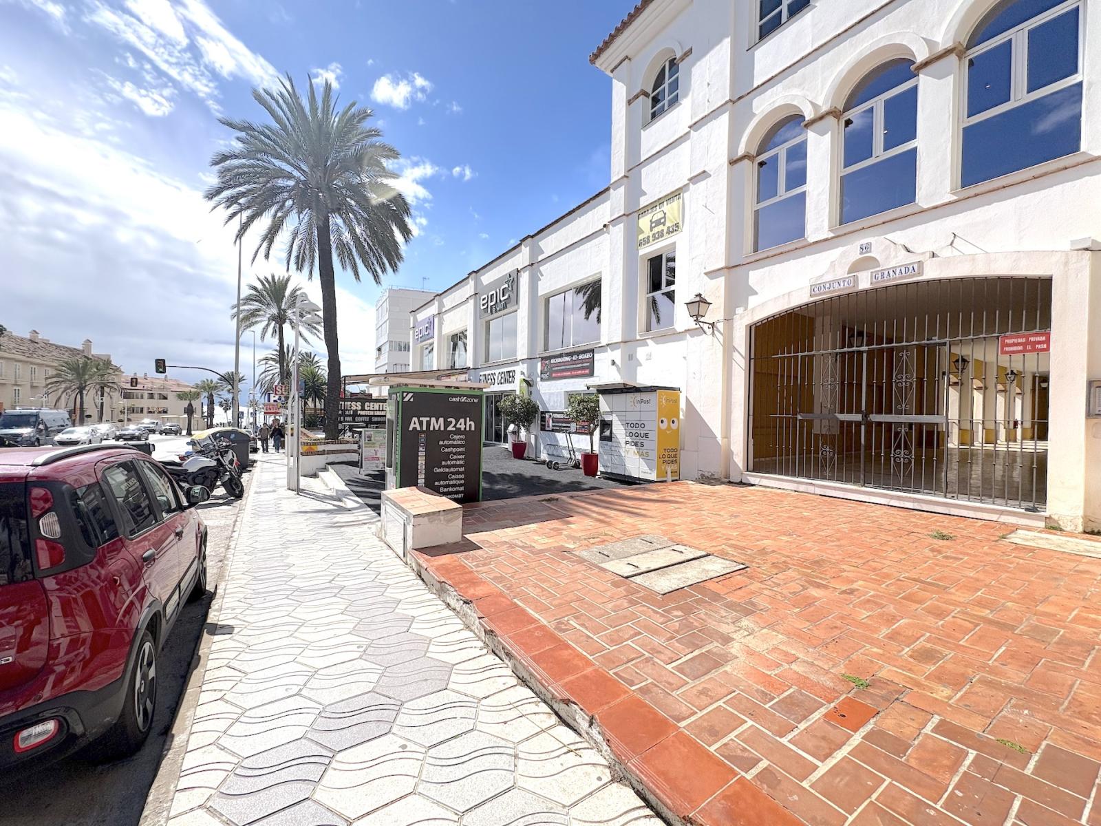 Premise for Sale in Benalmádena