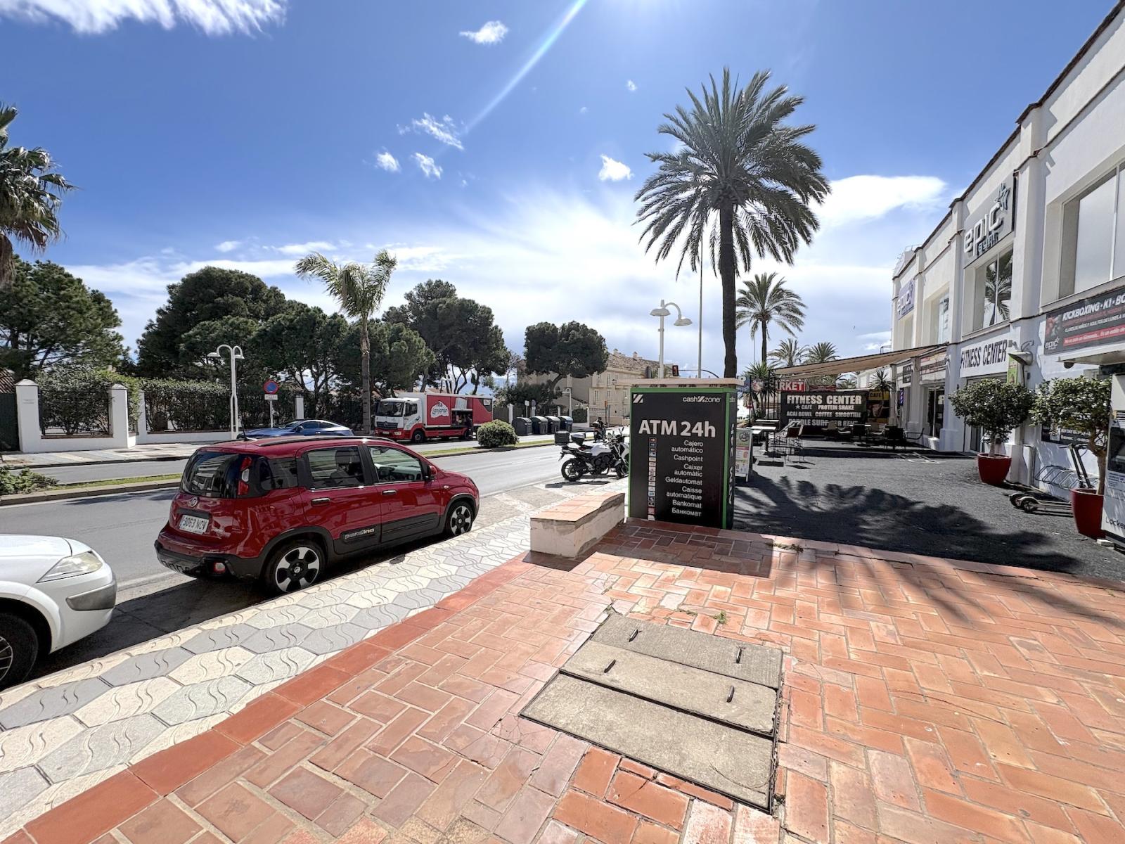 Premise for Sale in Benalmádena