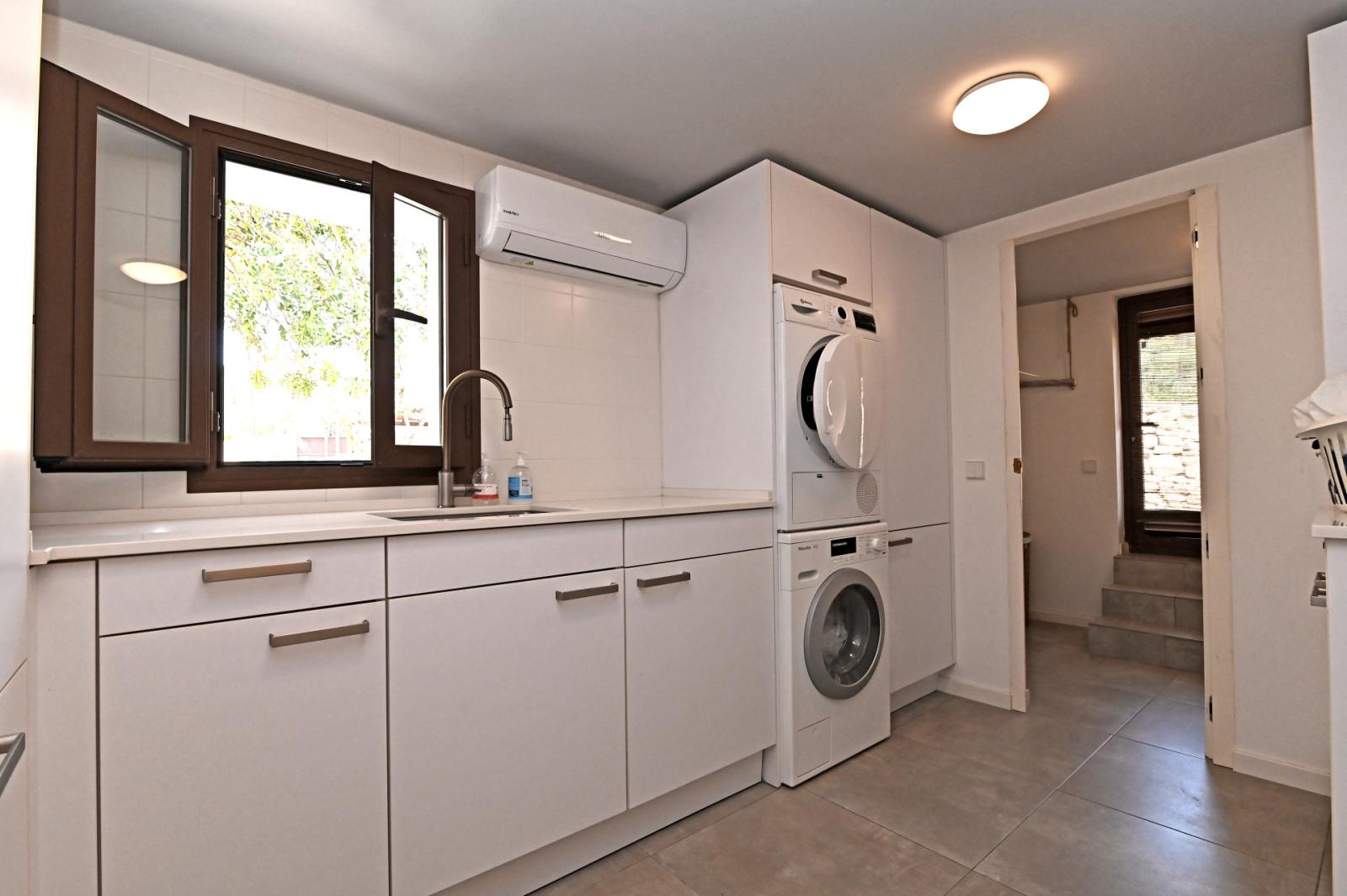 Villa for Rent in Santa Eulalia del Río