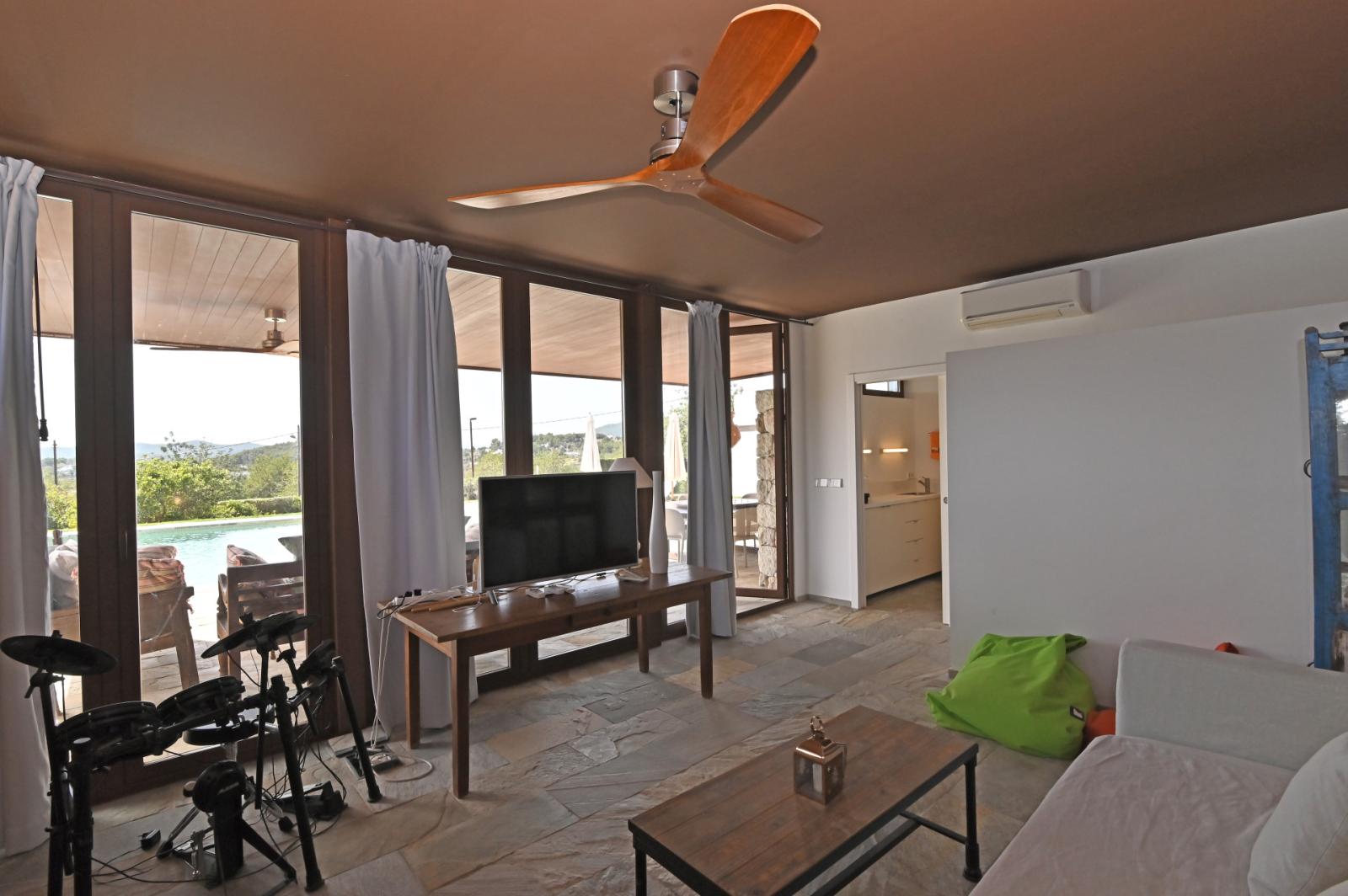 Villa for Rent in Santa Eulalia del Río