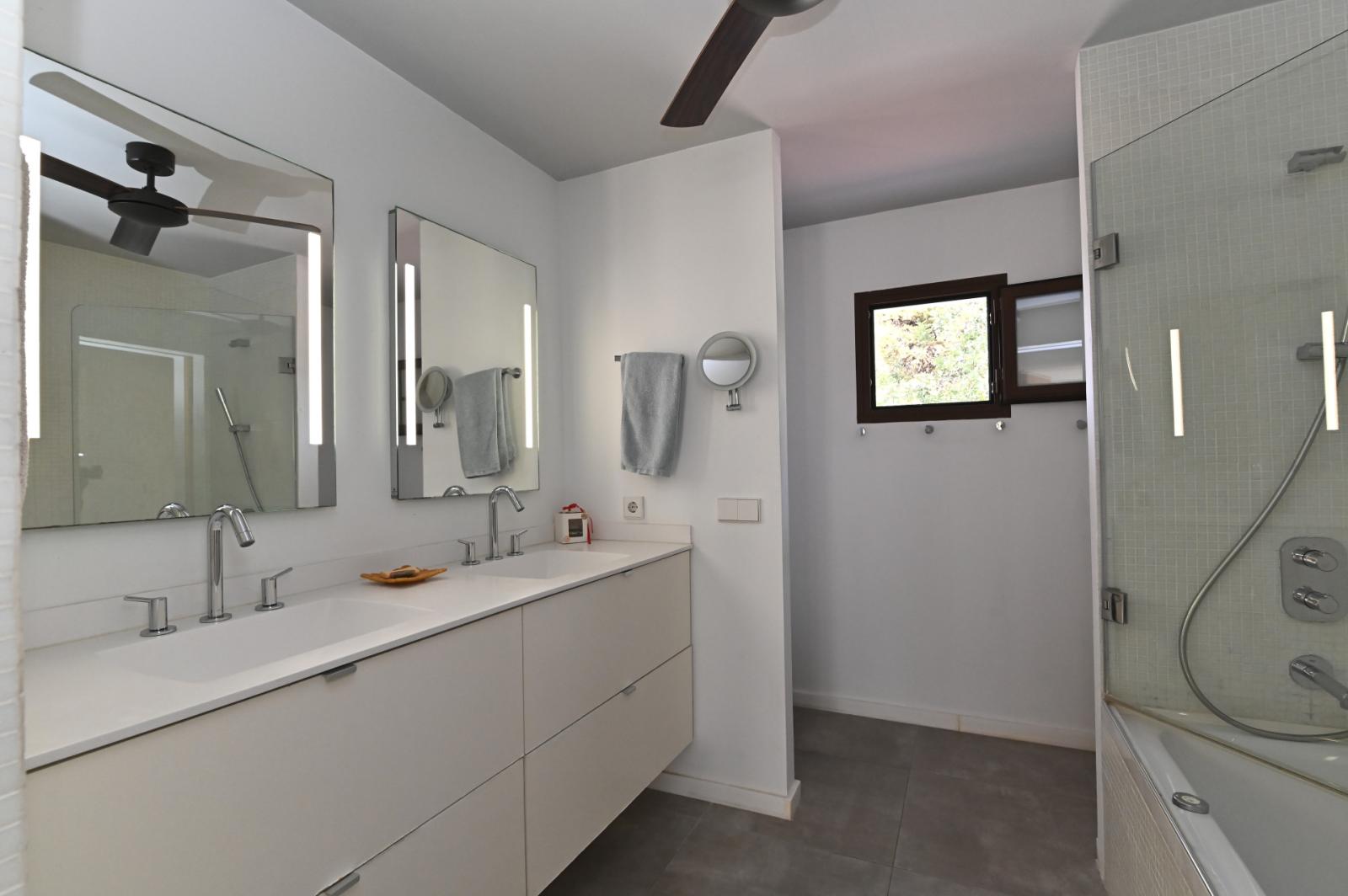 Villa for Rent in Santa Eulalia del Río