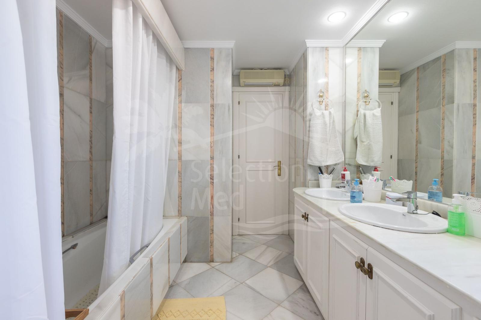 Villa en Venta en Estepona