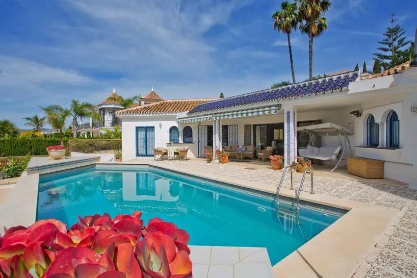 Chalet for Sale in Mijas